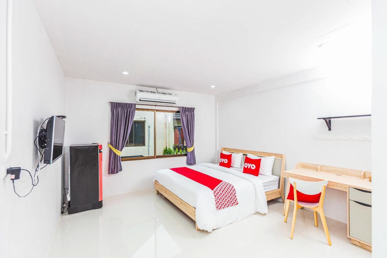 Oyo 435 Frame Residence Phuket Buitenkant foto